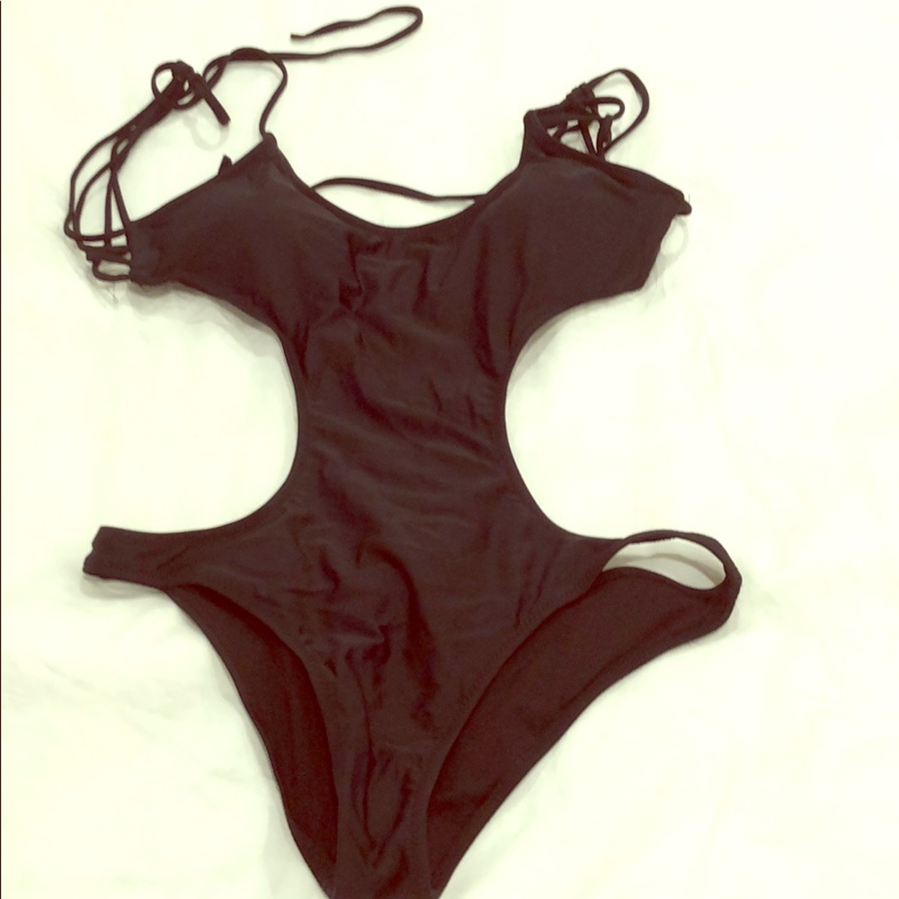 Lulu’s | Black Cutout Monokini